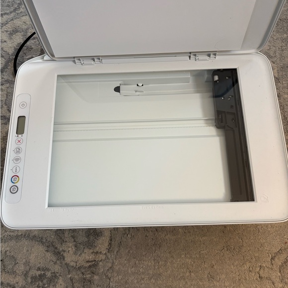 HP DeskJet 2734e all in one printer/ scanner - Picture 3 of 4